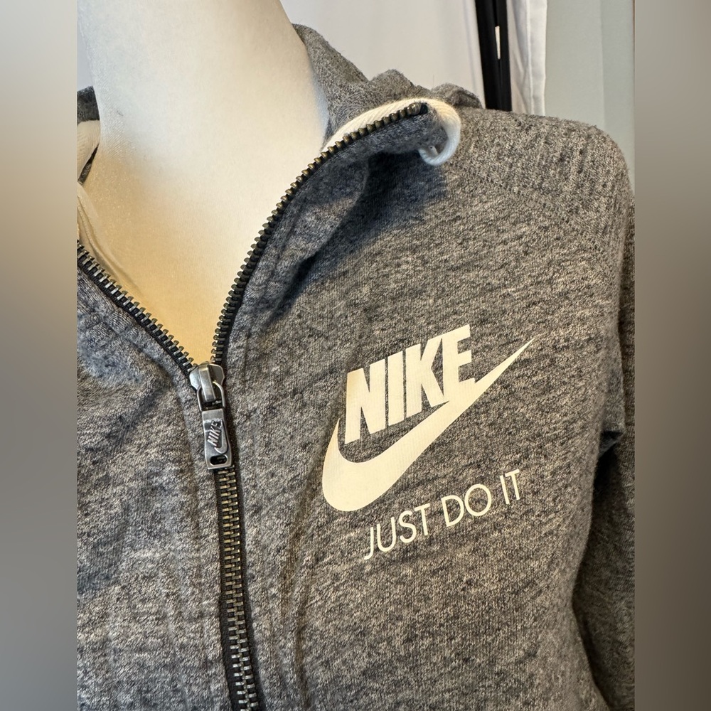 Nike size SM zip up gray thin sweatshirt/t-shirt, transfer logo - Picture 2 of 12
